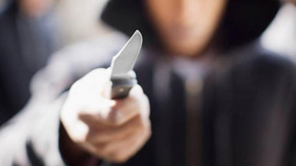 Crima oribilă în Dolj. Un bărbat a anunțat la 112 că și-a înjunghiat vărul