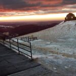 Gondola care urcă la Cota 2000 din Bucegi, nefuncţională din cauza rafalelor de vânt. La altitudini mari, viteza vântului ajunge la 97 de kilometri pe oră