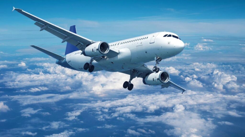 Un bărbat a supraviețuit în mod miraculos în compartimentul trenului de aterizare al unui avion - Ce distanță a călătorit