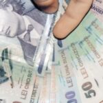 Ei sunt cei care se scaldă în paradisul banilor publici. Topul celor mai bine plătiți bugetari din anul 2023