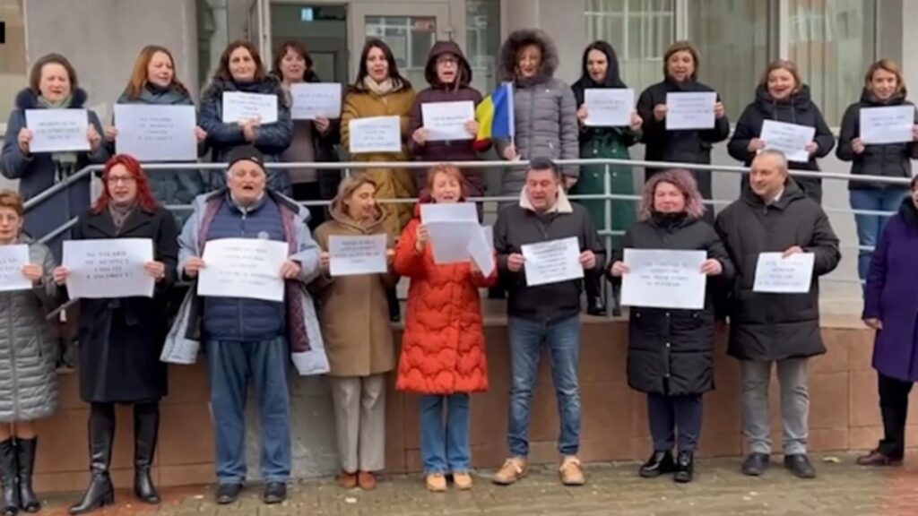 Angajații DSP din întreaga țară continuă protestele după negocieri EȘUATE - Sindicaliștii amenință cu GREVA GENERALĂ