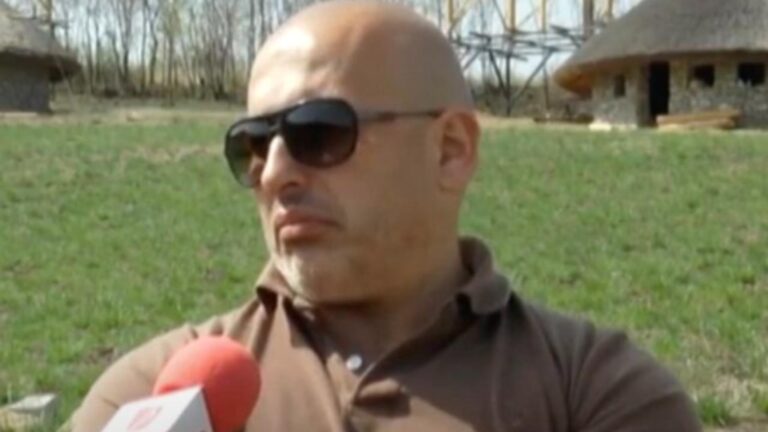 Patronul pensiunii Ferma Dacilor, personaj extrem de controversat - Ar face parte dintr-o bandă de mafioți, legături cu Rusia și Africa