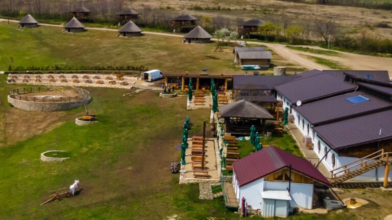 Ferma Dacilor a făcut afaceri de 5,5 milioane de lei și un profit de 2 milioane de lei, anul trecut. Ce spunea patronul despre obținerea autorizațiilor