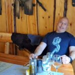 Prima reacție a patronului de la Ferma Dacilor după incendiul în care 7 oameni au ars de vii: „Avem nevoie de o rugăciune pentru a ne îngropa copiii și prietenii”