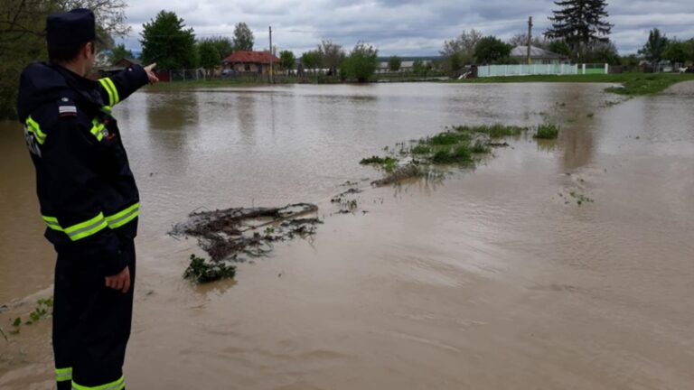 Cod galben și portocaliu de inundații pe mai multe râuri din țară