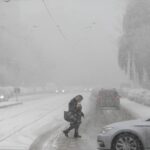 Schimbare radicală a vremii: încep ninsorile și în Capitală. De săptămâna viitoare, temperaturile cresc brusc