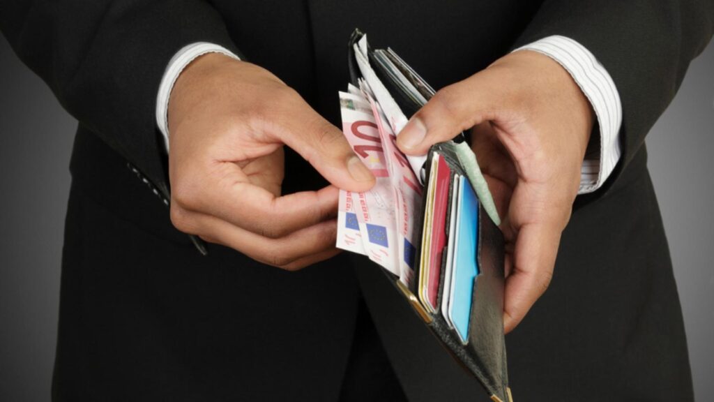 Cele 3 trucuri Feng Shui care aduc noroc și bogăție. Cum trebuie să arate portofelul pentru a atrage banii în 2024