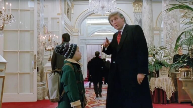 Donald Trump, după ce a fost acuzat că s-a băgat cu forța în "Singur Acasă 2". Ce spune fostul președinte?