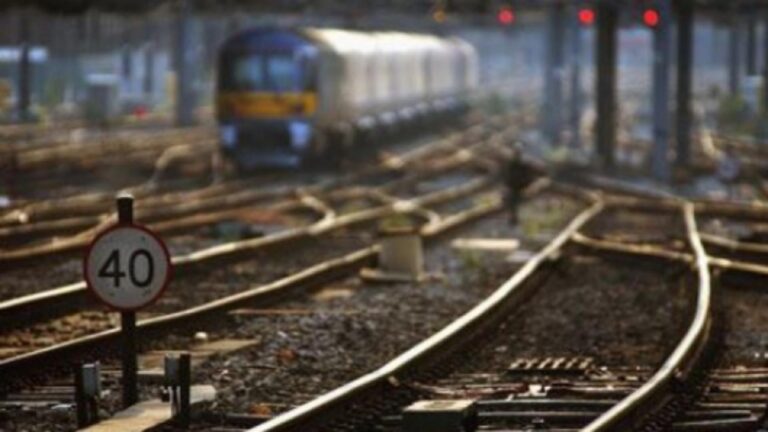 Femeie spulberată de tren în localitatea ilfoveană Brănești. Circulația se face pe o singură linie