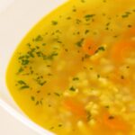 Cea mai delicioasă supă FALSĂ de pui, mâncarea ideală în timpul postului - Rețeta e simplă, în 5 pași