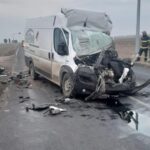 Accident grav, în Brăila: o victimă, după ce s-a izbit violent de un TIR oprit la trecerea de tren - FOTO