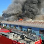 Tren în flăcări, în apropiere de Podul Grant. Intervenție masivă a pompierilor. S-a emis mesaj RO-Alert