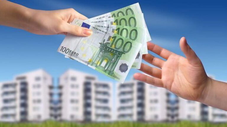 Au crescut taxele notariale pentru tranzacțiile imobiliare. Cât vor trebui să scoată din buzunar românii de anul acesta