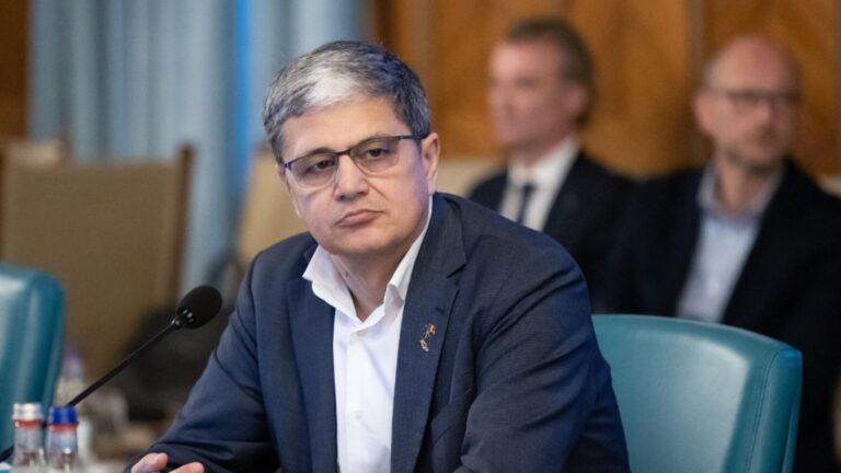 Schimbare la șefia Vămii și ANAF: ministrul Finanțelor, discuții cu Marcel Ciolacu - Negocieri în criza fără precedent