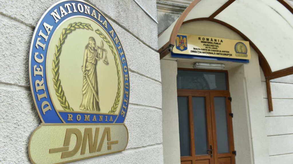 Percheziții DNA Bacău la angajați din instituții publice. Sunt anchetate achiziții de bunuri pentru cămine de bătrâni și școli