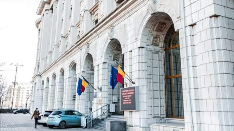 RESTRUCTURARE în Ministerul Mediului. Se taie 20% din posturi, inclusiv funcții de șefi