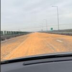 Blocaj pe Autostrada Soarelui după ce a "plouat" cu porumb. Risc mare pentru șoferi - VIDEO