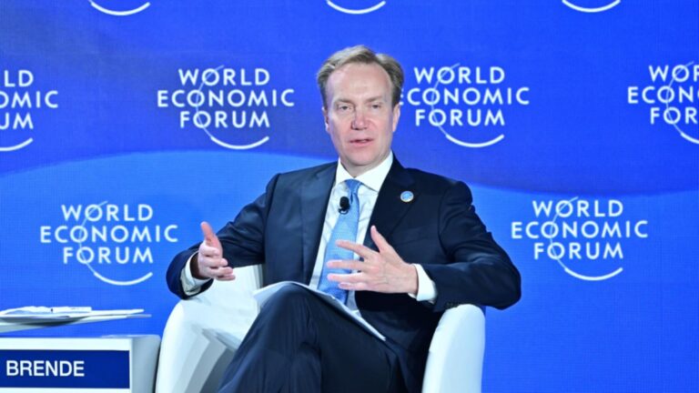 Președintele Forumului Economic Mondial de la Davos a vorbit despre „Noua Ordine Mondială”