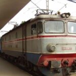 Doi recidiviști au furat zeci de metri de cablu în stația CFR Simeria. Doar printr-o minune nu s-a produs o tragedie