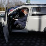 Ciolacu anunță că Guvernul și premierul vor folosi doar mașini Dacia