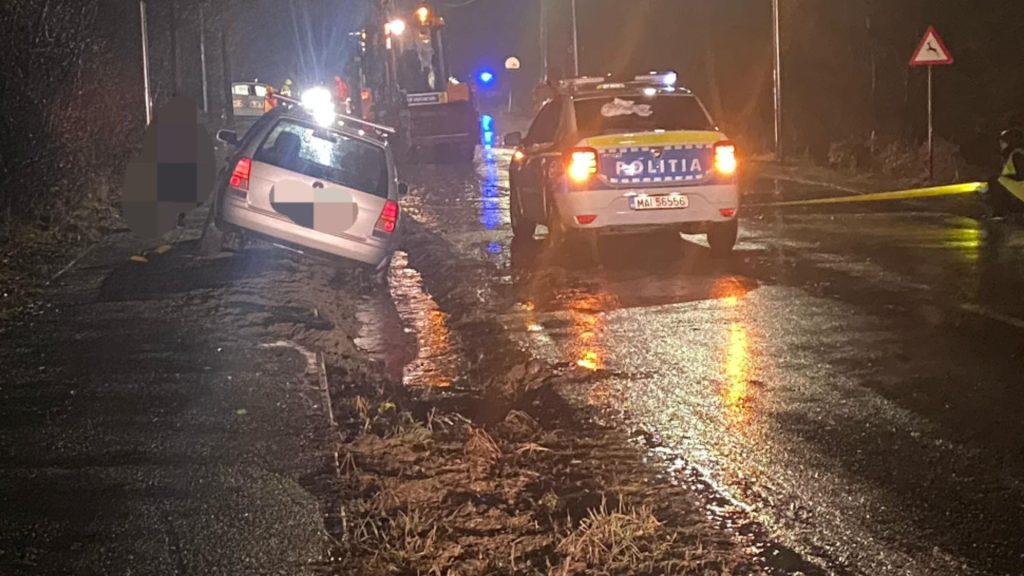 Polițist din Cisnădie, care dirija circulația într-o zonă cu pericol de inundații, rănit grav de un șofer neatent
