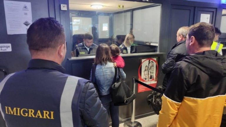 Emigranți din Siria și Afganistan, transferați în România din Germania și Polonia