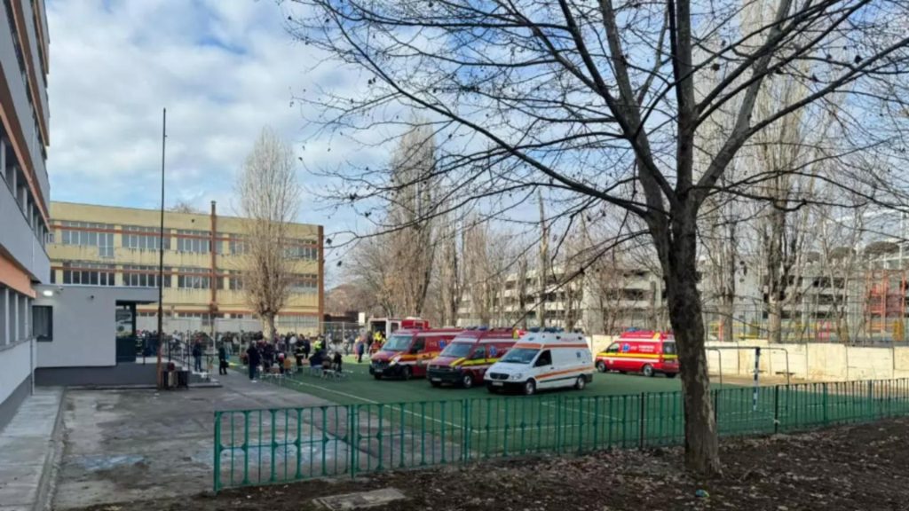 Elevul care a dat cu spray lacrimogen la colegiul Leonida din București, pus sub control judiciar 60 de zile. Zeci de copii au avut nevoie de îngrijiri
