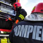 Caz șocant, în Vaslui: și-a dat fos la casă și, în timp ce pompierii se luptau cu focul, s-a spânzurat în curte 