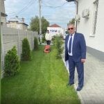 Primar de două decenii, realizări ZERO, imperiu de milioane. Cine este Iulian Badea din Poroșchia