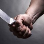 Tânăr de 18 ani, din judeţul Hunedoara, reţinut pentru tentativă de omor. Și-a abandonat victima în stradă, după ce a înjunghiat-o în zona inimii