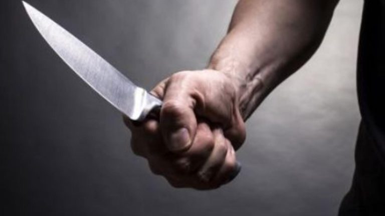 Tânăr de 18 ani, din judeţul Hunedoara, reţinut pentru tentativă de omor. Și-a abandonat victima în stradă, după ce a înjunghiat-o în zona inimii