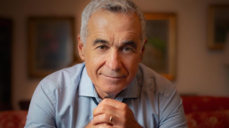 Călin Georgescu, mesaj de forță pentru români: Trăiască românii, trăiască România! Uniți suntem mereu puternici