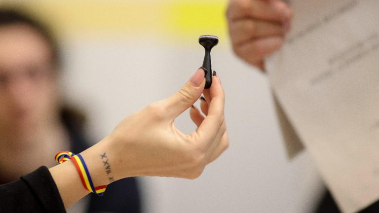 Continuă demersurile pentru recuperarea VOTURILOR FURATE ale românilor. Ce mutare pregătesc avocații lui Călin Georgescu