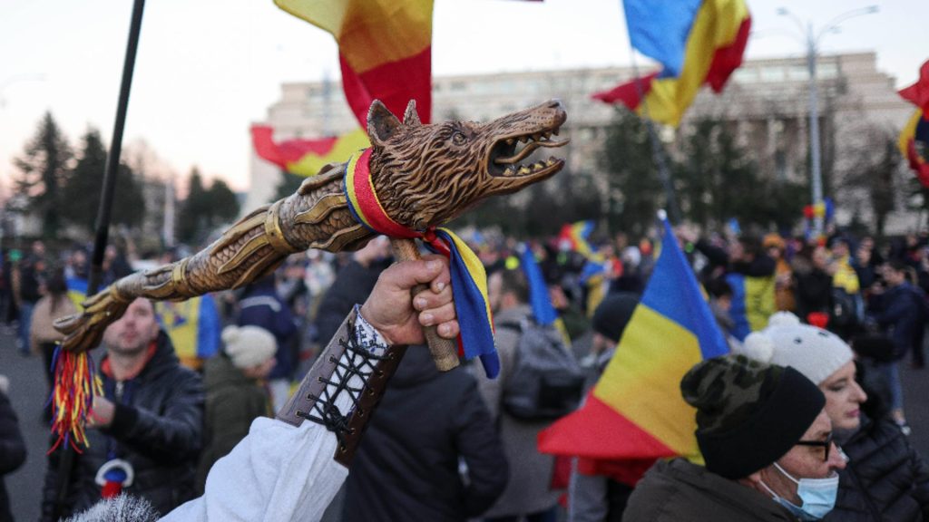 Liderii politici nu au înțeles nimic din votul românilor. Cum sunt sfidați oamenii de rând la început de an, când austeritatea i-a lovit în plin - VIDEO