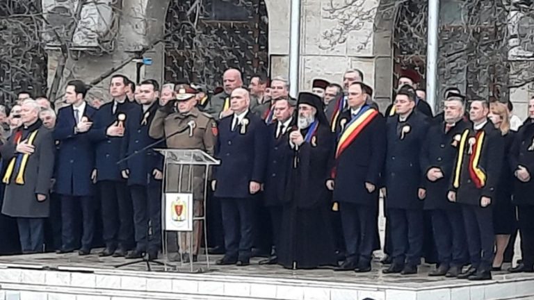 Bolojan, singurul politician de la vârful puterii care a participat la manifestările Unirii, HUIDUIT la Focșani - VIDEO