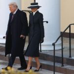 Cum s-a îmbrăcat Melania Trump în ziua învestirii lui Donald Trump. Ținuta ei a fost din nou atent analizată