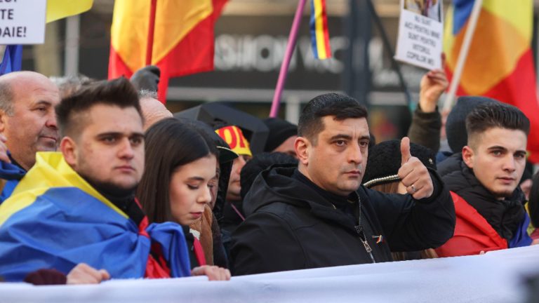 Ziua Unirii Principatelor Române. AUR organizează ”Marşul Unirii” la Iaşi şi Focşani. George Simion participă și la ”Marea Horă a Unirii Neamului”