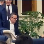 Victor Ponta se dă în stambă peste Ocean: la masă cu agentul dublu implicat în afaceri cu arme. Cine i-a plătit cazarea și transportul în SUA?