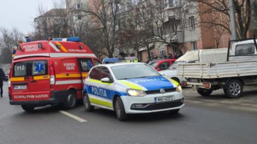 Accident rutier cu 3 mașini implicate. Șoferul care a provocat coliziunea s-a simțit rău la volan