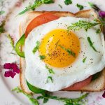 Alimente recomandate după vârsta de 50 de ani. De ce trebuie introduse în dietă