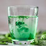 Apa cu clorofilă: Beneficii uimitoare în sănătate! A devenit rapid un trend în lumea wellness