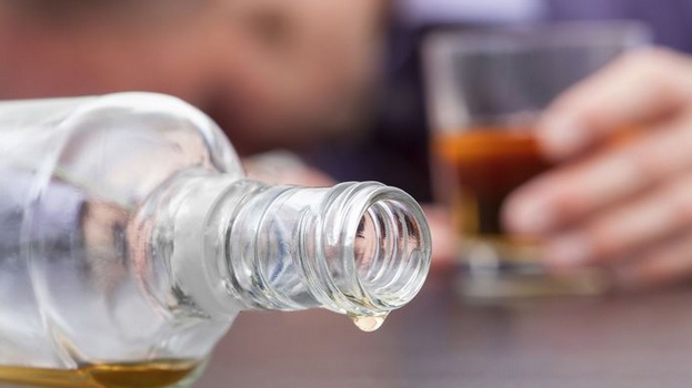 Cum îți dai seama că ai depășit limita cu ALCOOLUL? Care este diferența dintre "excesiv" și "intensiv"?