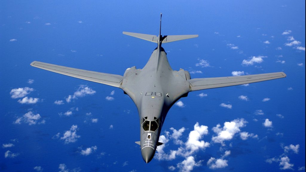 Un avion-spion misterios patrulează cerul României de ore întregi. Datele Bombardierului Challenger 650 au fost ascunse