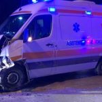Copil de 16 ani, implicat într-un accident auto. A intrat cu mașina într-o ambulanță care transporta un pacient