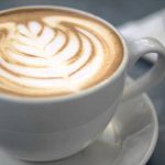 Alertă în România. Otrava la ceașcă servită clienților de marile fast fooduri