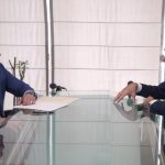 Președintele ales Călin Georgescu a demascat miza anulării alegerilor într-un interviu de colecție cu un fost agent CIA - VIDEO