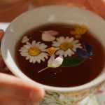 Ceaiul care ar putea ajuta la reducerea stresului. Este un elixir pentru sănătate și conține doar o banală plantă