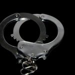 Individ cercetat de oamenii legii după ce a filmat clipuri pornografice cu o minoră de 14 ani