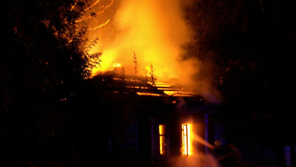 Incendiu de proporții în fabrica Procter&Gamble din Prahova. Toți cei 150 de oameni care erau la muncă au scăpat teferi