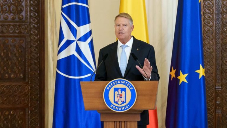 Iohannis pleacă luni la Bruxelles. Este  prima activitate oficială după mai bine de o lună de ABSENȚĂ: la ce eveniment va participa